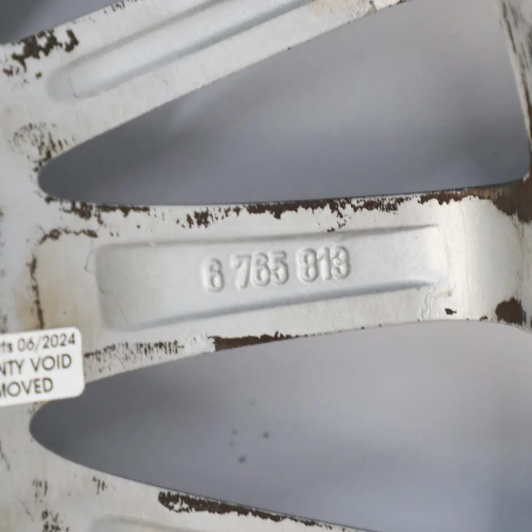 Cerchio in lega 17" Spider Spoke 160 ET:34 8J per BMW E90 E91 E92 con numero di parte 6765813 BMW E90 E91 E92 Cerchio in lega 17" Spider Spoke 160 ET:34 8J - SKU 6765813-10 - Numero di parte 6765813