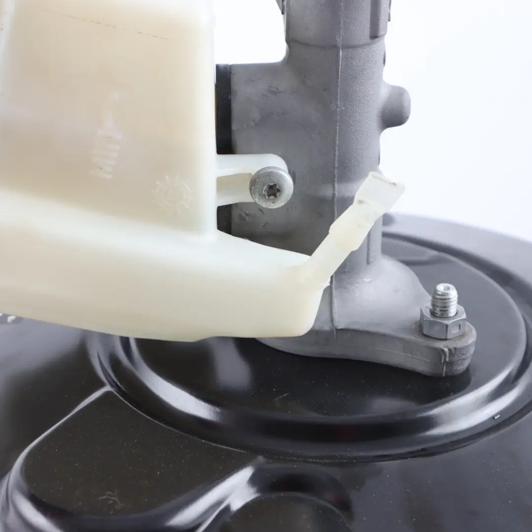 Brake Servo Unit Master Cylinder 6785916 to BMW Z4 E89 Roadster Cabrio with Part number 6786750 BMW Z4 E89 Roadster Cabrio Brake Servo Unit Master Cylinder 6785916 - SKU 6786750 - Part number 6786750