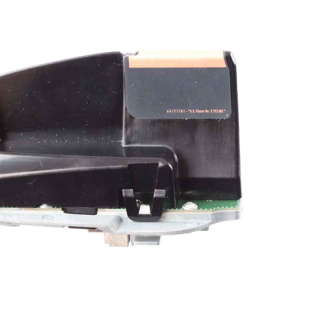 Antenna pinna squalo sul tetto Unità modulo antenna per BMW F40 G05 G20 G30 con numero di parte 6826326 BMW F40 G05 G20 G30 Antenna pinna squalo sul tetto Unità modulo antenna - SKU 6826326 - Numero di parte 6826326