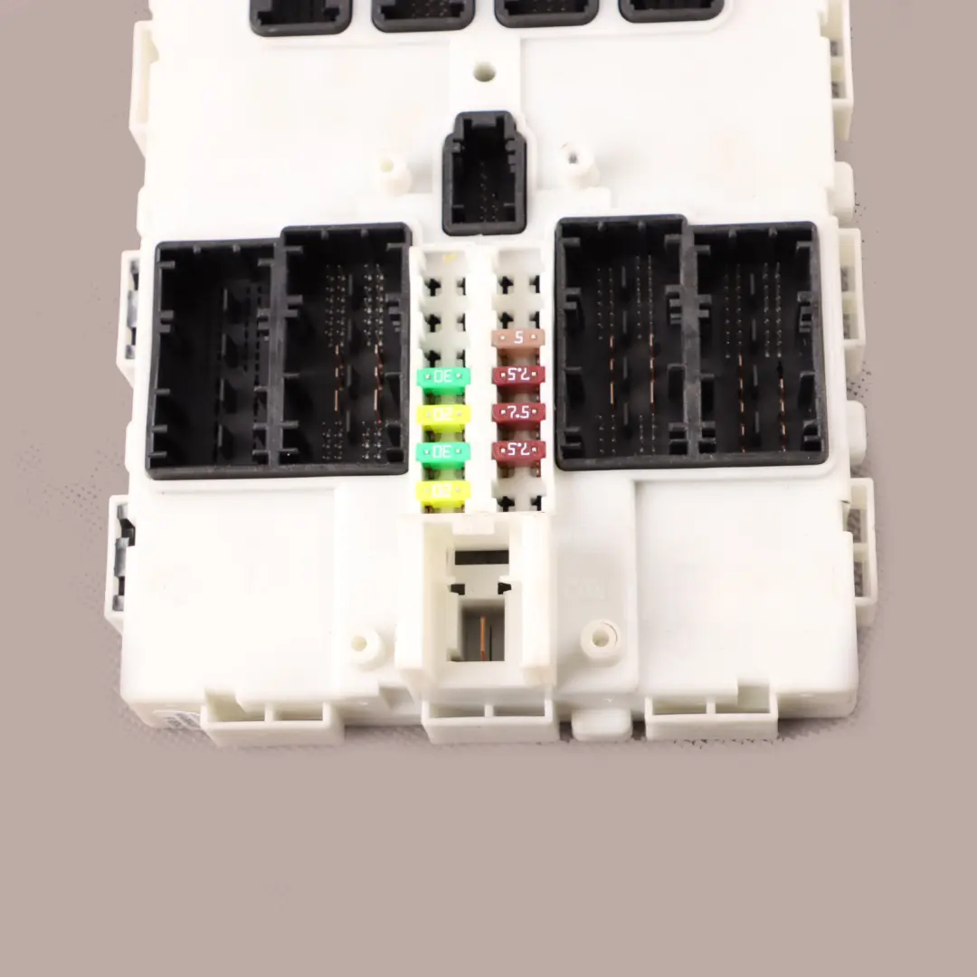 Module BCM Body Control Unit Module ECU to BMW F20 with Part number 6843901 BMW F20 Module BCM Body Control Unit Module ECU - SKU 6843901 - Part number 6843901