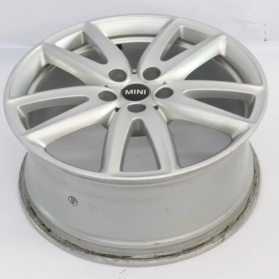 llanta de aleación de plata 18" 8J ET:57 JCW Grip Spoke para Mini F54 con número de pieza 6856049 Mini F54 llanta de aleación de plata 18" 8J ET:57 JCW Grip Spoke - SKU 6856049-2 - Número de pieza 6856049