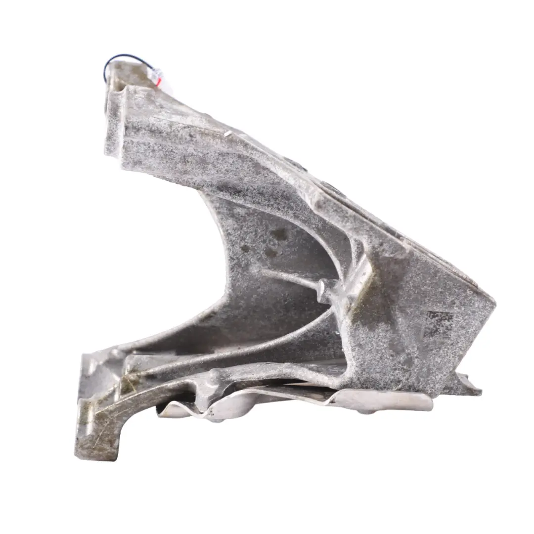 Support Supporting Bracket Right O/S BMW G20 Engine - SKU 6861564 - Part number 6861564