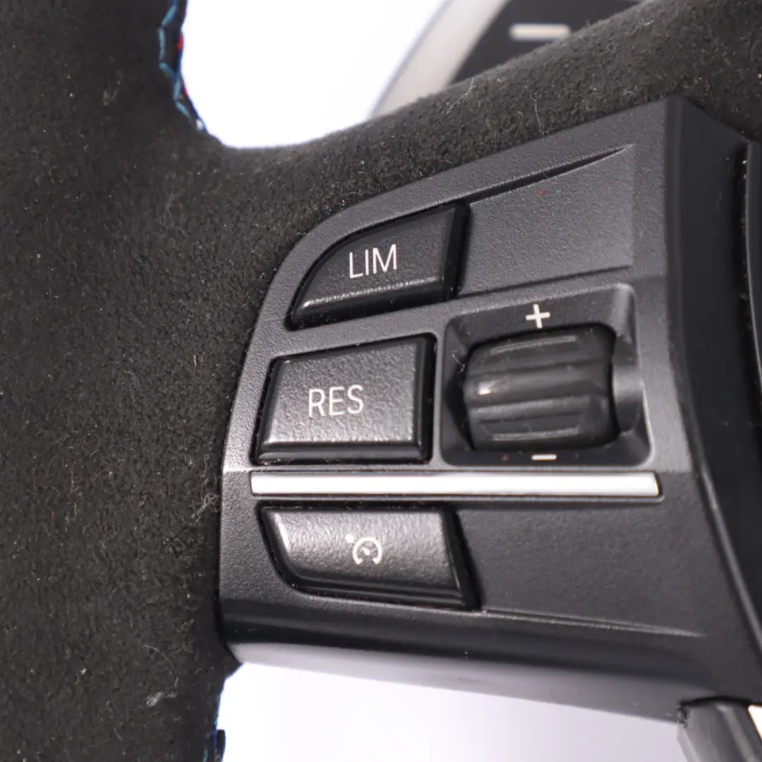 Sportivo BMW F10 F11 F12 NUOVO in Pelle Nera Alcantara Cambio al Volante per Volante con numero di parte 6867280 Volante Sportivo BMW F10 F11 F12 NUOVO in Pelle Nera Alcantara Cambio al Volante - SKU 6867280-2 - Numero di parte 6867280