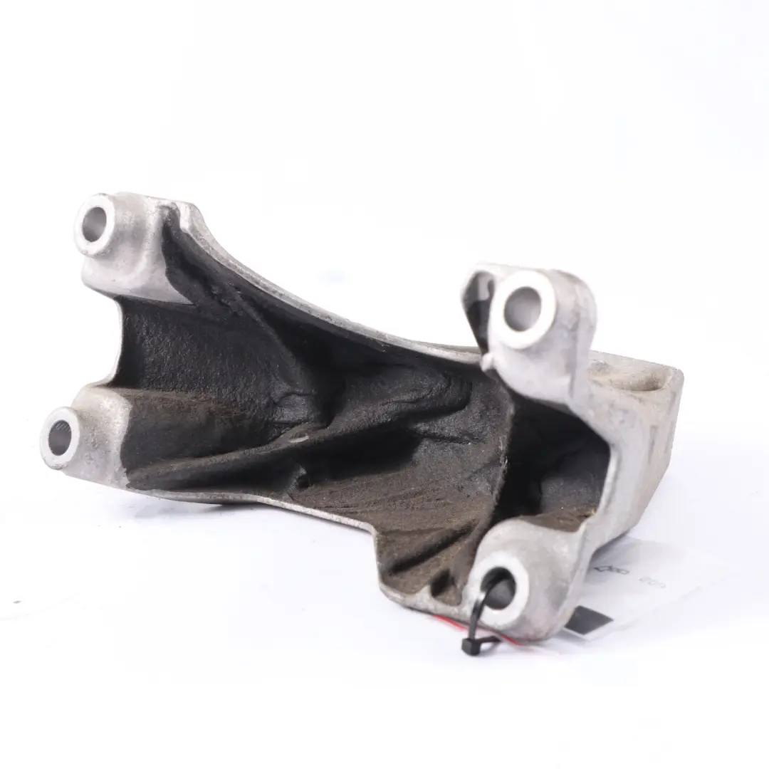 Engine Support BMW G11 G12 G20 G21 G30 G31 Bracket Holder Right O/S - SKU 6876220 - Part number 6876220