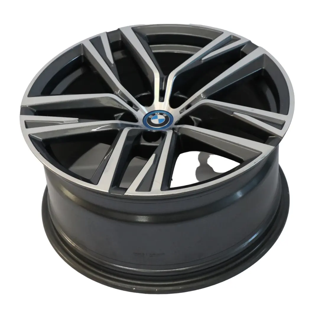 Cerchio in lega leggera 18" 9J ET:42 Doppie razze 853 per BMW i4 G26 con numero di parte 6896770 BMW i4 G26 Cerchio in lega leggera 18" 9J ET:42 Doppie razze 853 - SKU 6896770-2 - Numero di parte 6896770