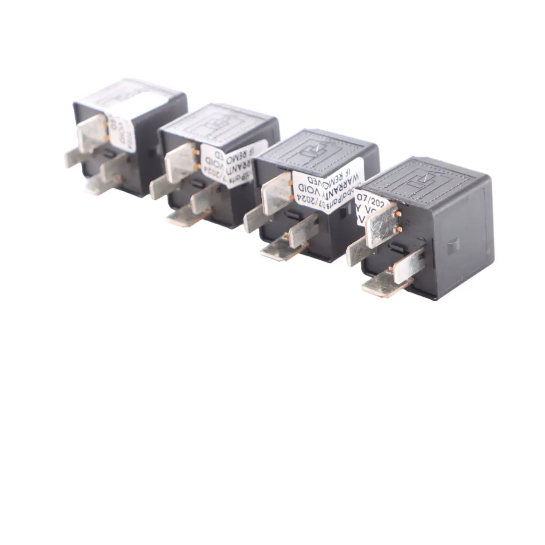 Relé BMW E60 E87 E90 F10 F30 4 Pin Tyco Set Negro para con número de pieza 6901469 Relé BMW E60 E87 E90 F10 F30 4 Pin Tyco Set Negro - SKU 6901469-3 - Número de pieza 6901469