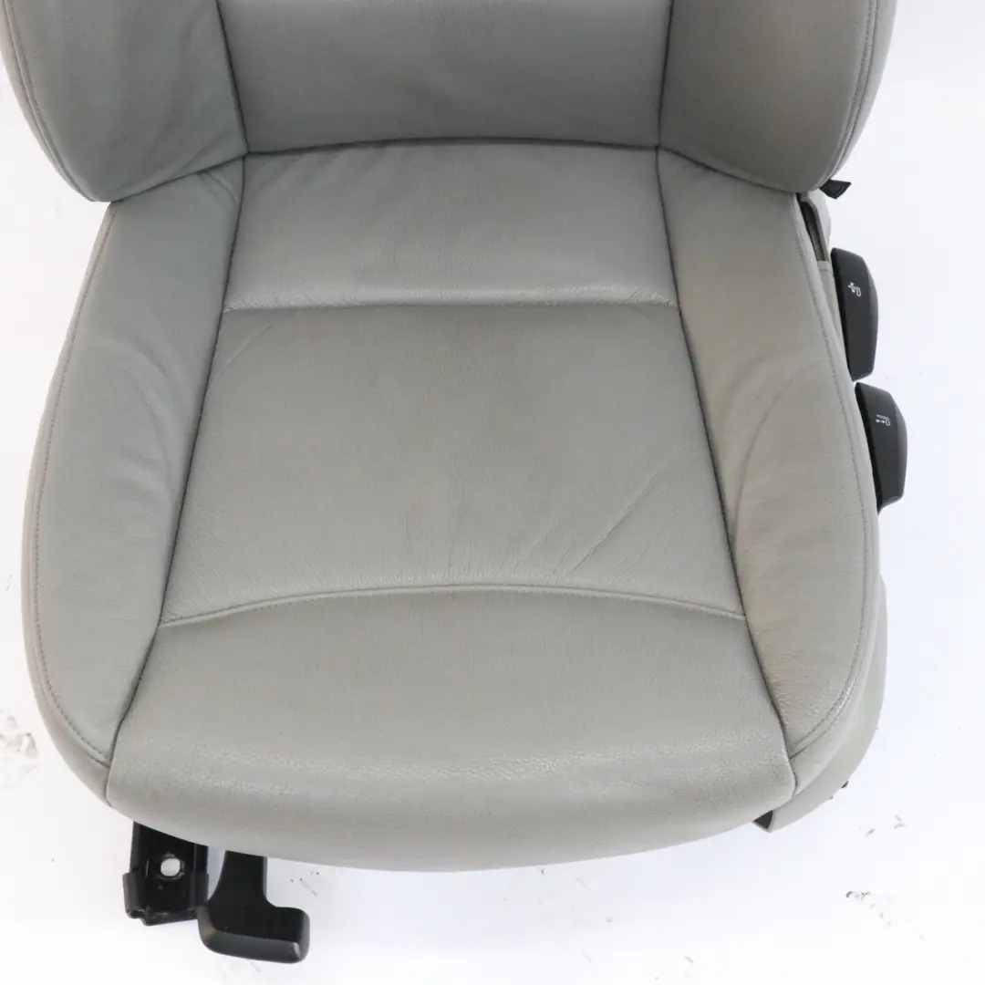 Sedile anteriore BMW E90 E91 Grigio Pelle Dakota Interno Sinistro per con numero di parte 6956379 Sedile anteriore BMW E90 E91 Grigio Pelle Dakota Interno Sinistro - SKU 6956379-3 - Numero di parte 6956379