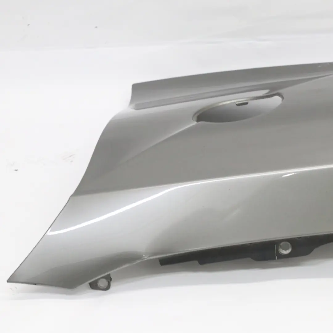 Aile Latérale Avant Gauche Aile Sterlinggrau Gris Métallique 472 pour BMW Z4 E85 à propos du numéro de pièce 7053327 BMW Z4 E85 Aile Latérale Avant Gauche Aile Sterlinggrau Gris Métallique 472 - SKU 7053327-STG2 - Numéro de pièce 7053327