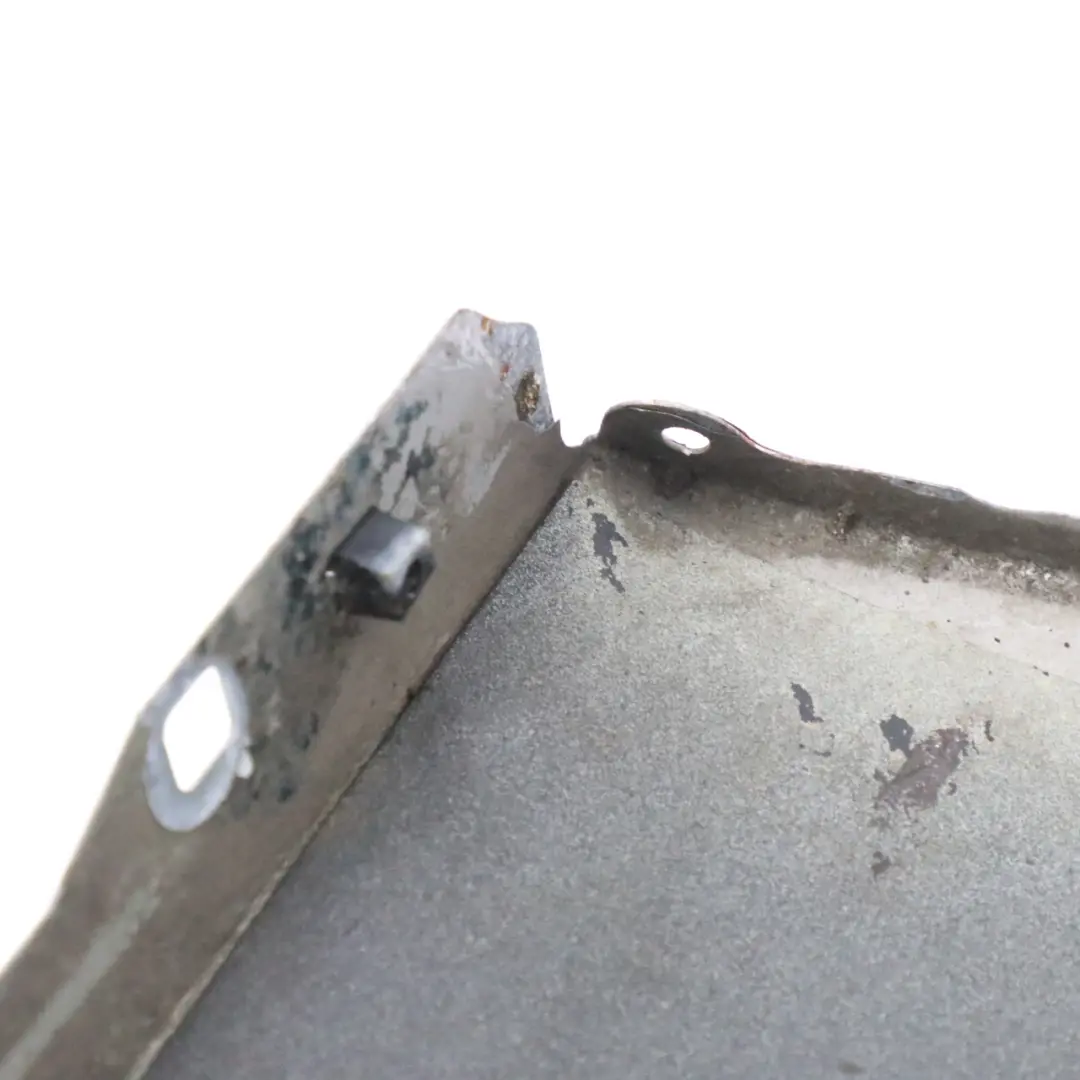 Seitenverkleidung vorne rechts Kotflügel Kaschmirsilber - A72 für BMW E81 E87 mit Teilenummer 7133228 BMW E81 E87 Seitenverkleidung vorne rechts Kotflügel Kaschmirsilber - A72 - SKU 7133228-KAS - Teilenummer 7133228