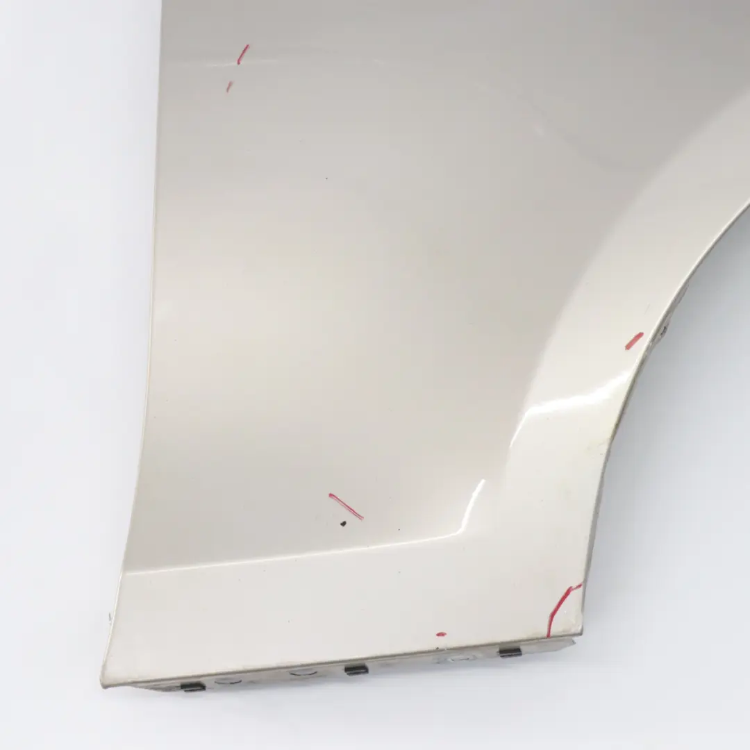 BMW E81 E87 Pannello laterale anteriore destro parafango Kaschmirsilber - A72 - SKU 7133228-KAS - Numero di parte 7133228