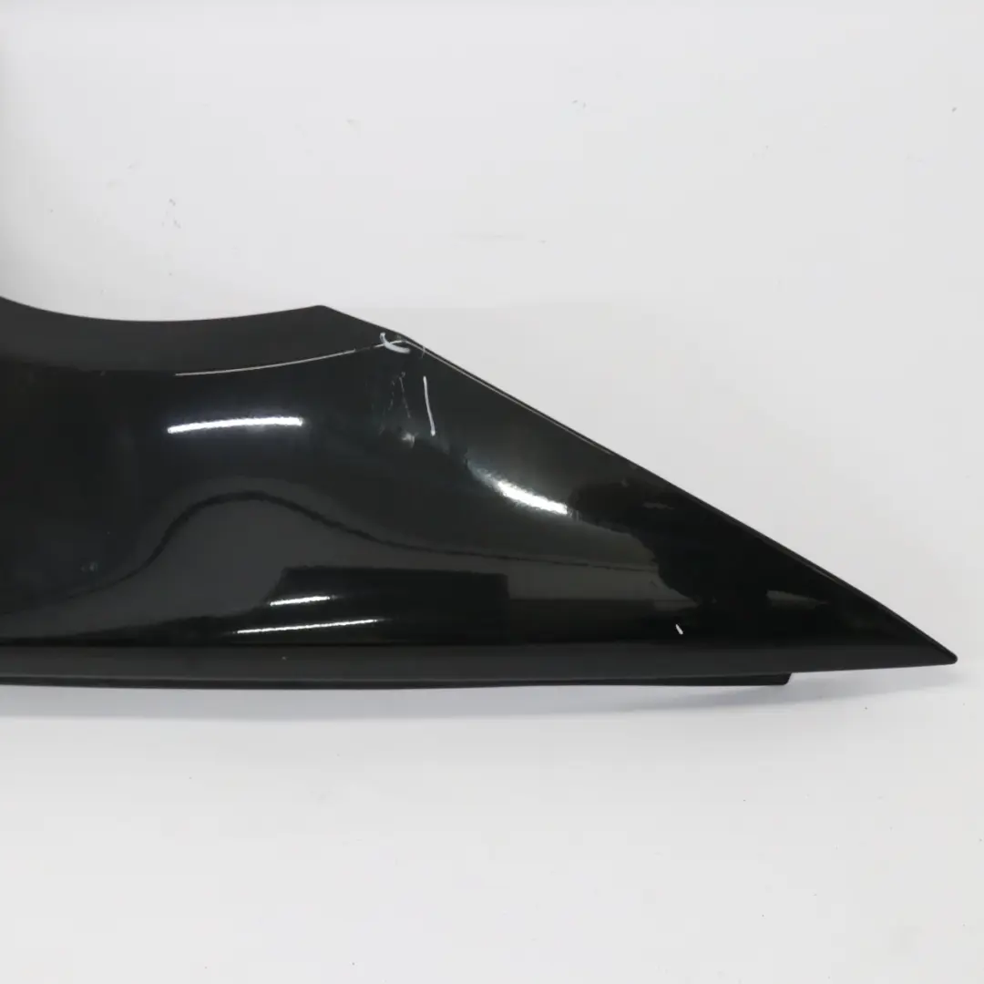 Pannello laterale parafango anteriore sinistro Nero Zaffiro - 475 per BMW E90 E91 con numero di parte 7135679 BMW E90 E91 Pannello laterale parafango anteriore sinistro Nero Zaffiro - 475 - SKU 7135679-BS3 - Numero di parte 7135679