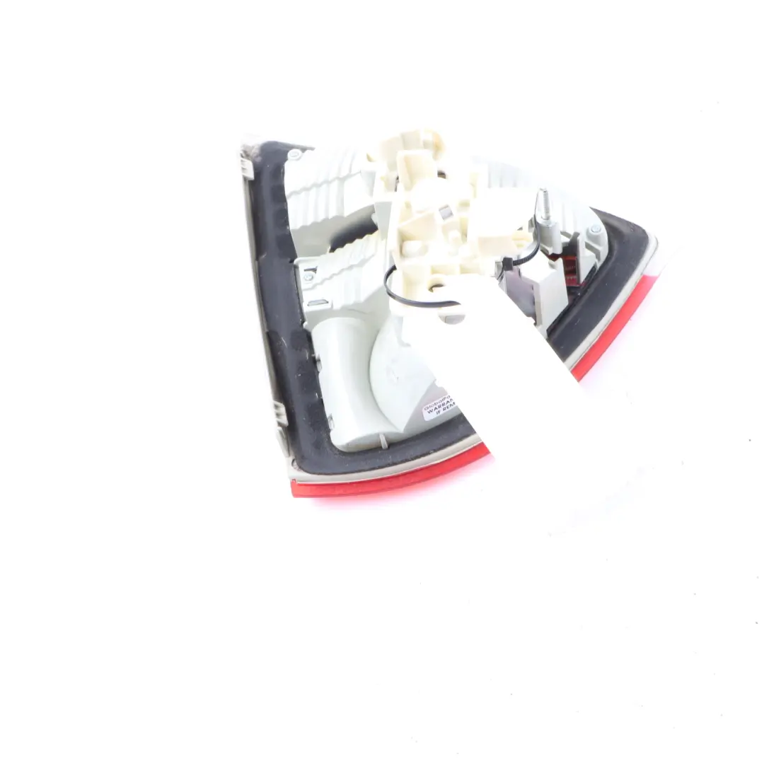 Heckleuchte Rücklicht Heckklappe Hinten Rechts für BMW E91 Touring mit Teilenummer 7160064 BMW E91 Touring Heckleuchte Rücklicht Heckklappe Hinten Rechts - SKU 7160064 - Teilenummer 7160064