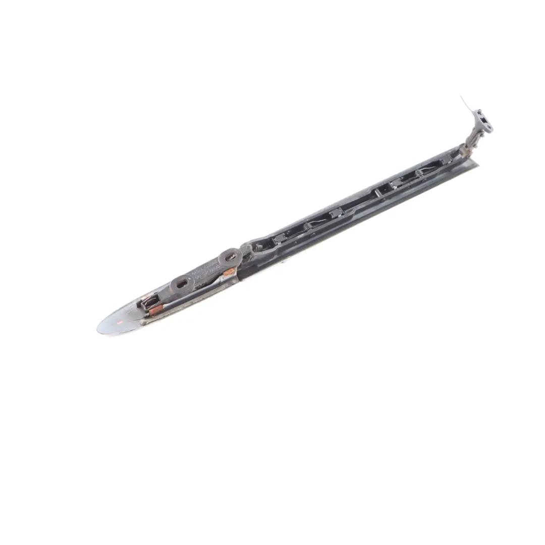 Copertura cerniera tetto sinistra Striscia superiore Bianco minerale A96 per BMW E93 con numero di parte 7184047 BMW E93 Copertura cerniera tetto sinistra Striscia superiore Bianco minerale A96 - SKU 7184047-MW - Numero di parte 7184047