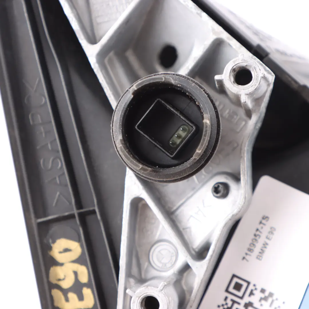 Outside Left Wing Mirror N/S Titansilber Titanium Silver 354 to BMW 3 E90 E91 with Part number 7189957 BMW 3 E90 E91 Outside Left Wing Mirror N/S Titansilber Titanium Silver 354 - SKU 7189957-TS - Part number 7189957