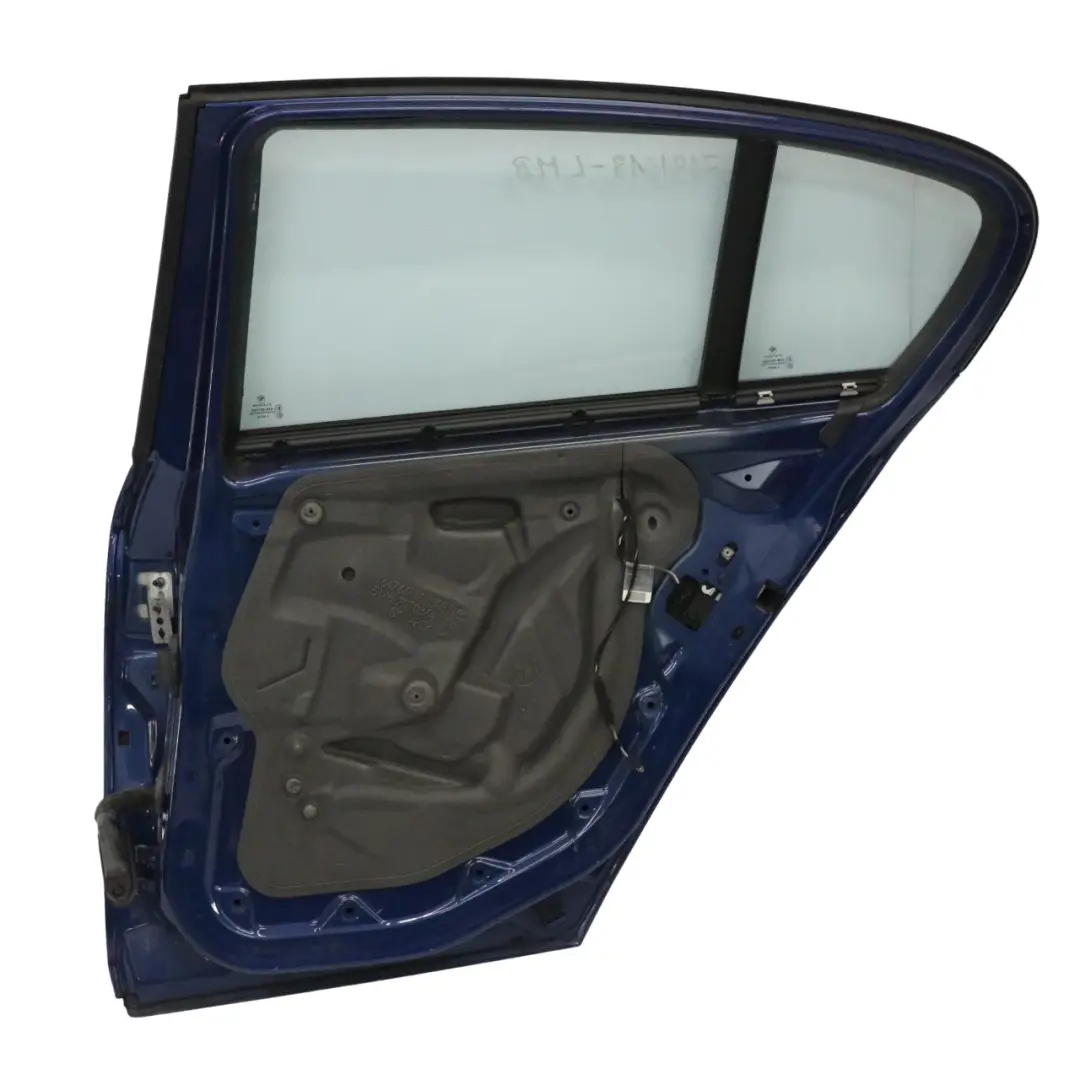 Puerta Trasera Derecha Azul Le Mans Blau Metalizado - 381 para BMW E87 con número de pieza 7191018 BMW E87 Puerta Trasera Derecha Azul Le Mans Blau Metalizado - 381 - SKU 7191018-LMB - Número de pieza 7191018