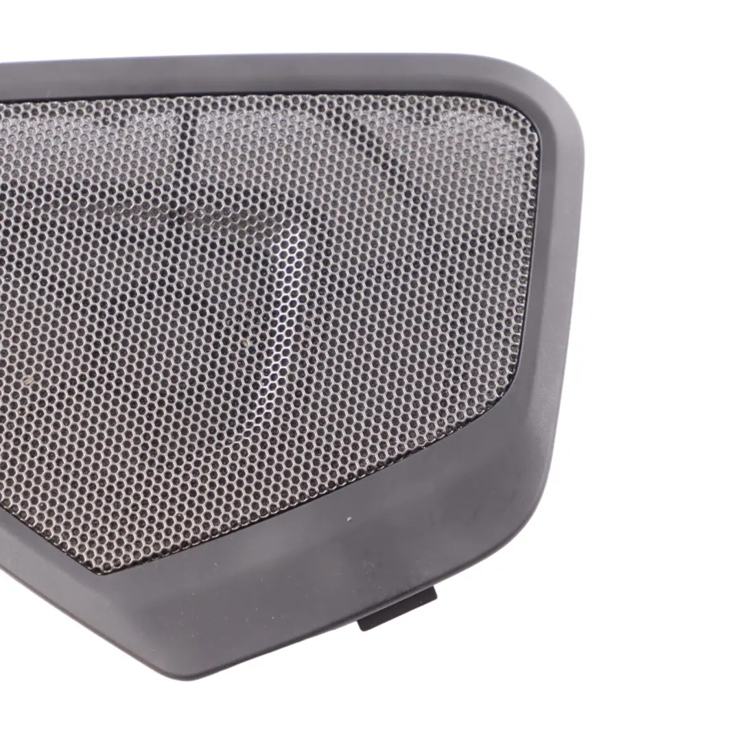 Maskownica Osłona Głośnika Przednia Prawa do BMW F20 F21 F22 F23 o numerze 7240410 BMW F20 F21 F22 F23 Maskownica Osłona Głośnika Przednia Prawa - SKU 7240410 - Numer Części 7240410