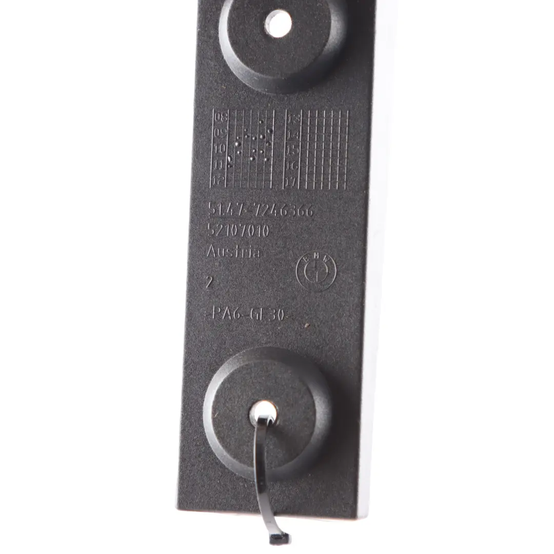 Gancio fissaggio coperchio bagagliaio vano bagagli per BMW F07 con numero di parte 7246366 BMW F07 Gancio fissaggio coperchio bagagliaio vano bagagli - SKU 7246366 - Numero di parte 7246366