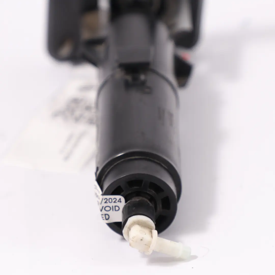 Ugello spray BMW X5 F15 Getto di liquido lavafari destro Glacier Silver - A83 per con numero di parte 7292658 Ugello spray BMW X5 F15 Getto di liquido lavafari destro Glacier Silver - A83 - SKU 7292658-GSB - Numero di parte 7292658