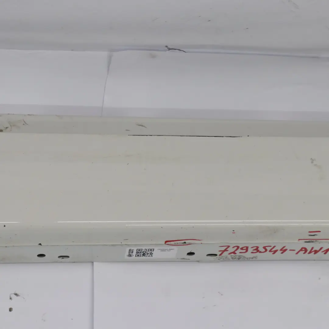 BMW F21 Nakładka Próg Prawy Alpinweiss 3 Biały - 300 - SKU 7293544-AW1 - Numer Części 7293544