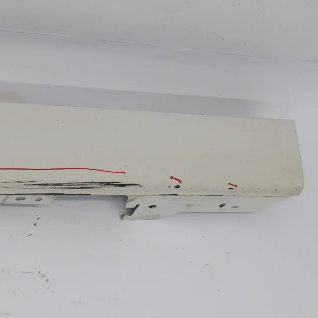 BMW F21 F22 Bas de Porte Seuil Facade Droite Alpinweiss 3 - 300 - SKU 7293544-AW1 - Numéro de pièce 7293544