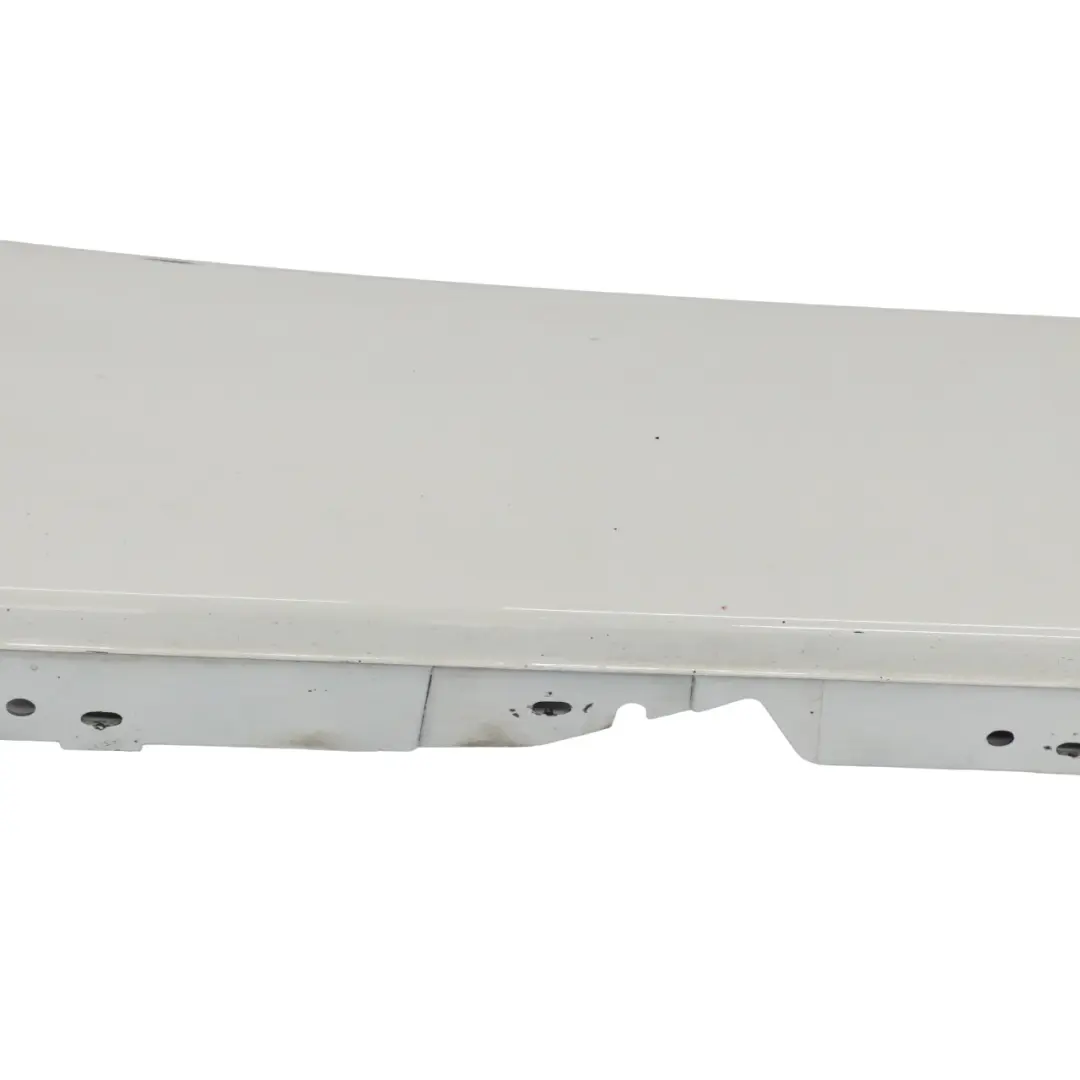 Striscia davanzale Gonna laterale destra Pannello Alpine White - 300 per BMW F20 con numero di parte 7293554 BMW F20 Striscia davanzale Gonna laterale destra Pannello Alpine White - 300 - SKU 7293554-AW2 - Numero di parte 7293554