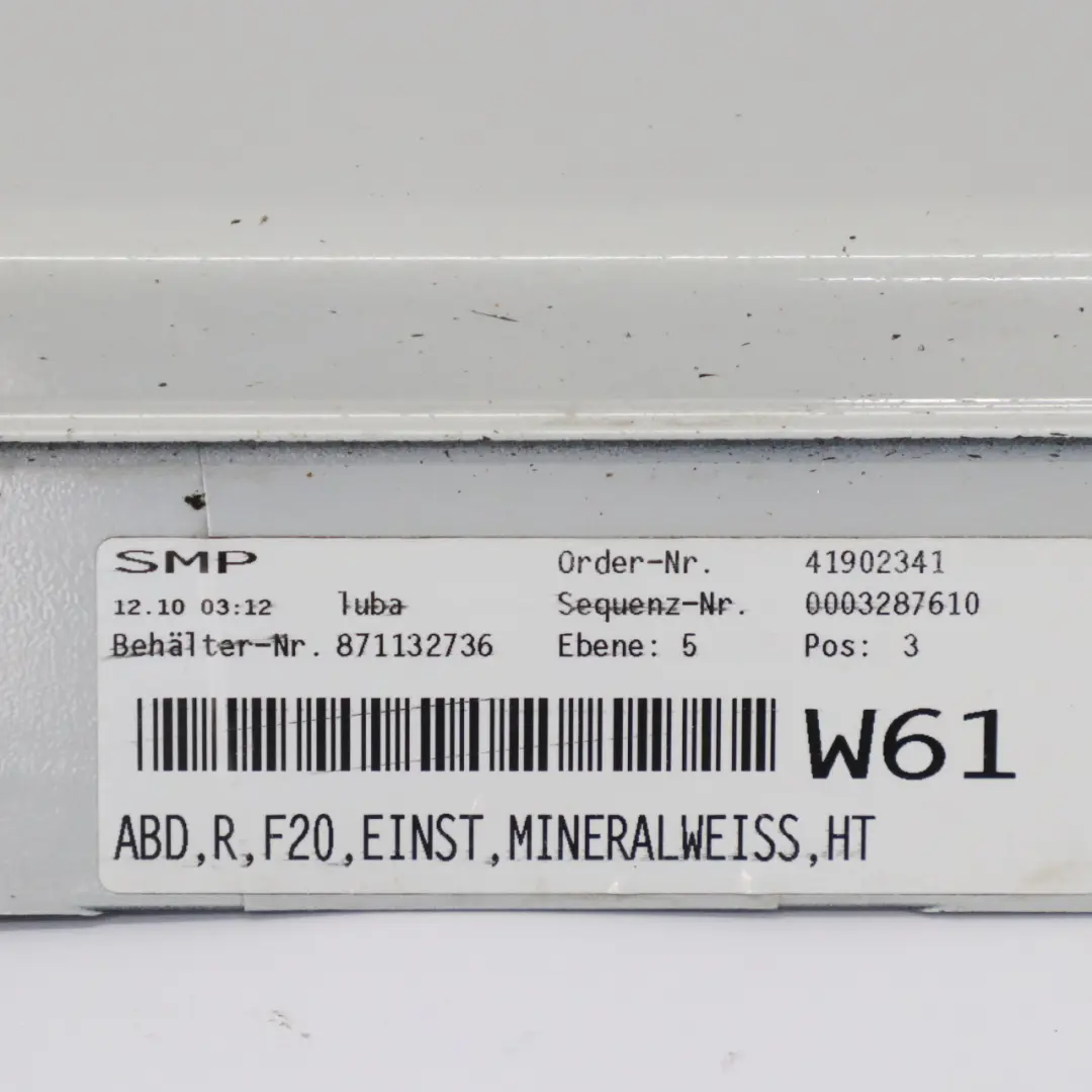 Striscia davanzale Gonna laterale destra Mineralweiss Mineral White A96 per BMW F20 con numero di parte 7293554 BMW F20 Striscia davanzale Gonna laterale destra Mineralweiss Mineral White A96 - SKU 7293554-MW - Numero di parte 7293554