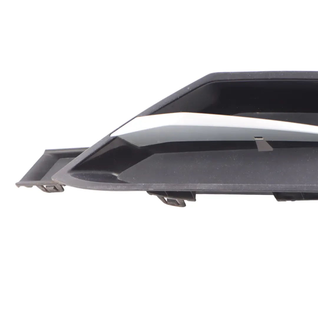 Pannello Copertura Trim Paraurti Anteriore Sinistro per BMW F30 F31 con numero di parte 7300737 BMW F30 F31 Pannello Copertura Trim Paraurti Anteriore Sinistro - SKU 7300737 - Numero di parte 7300737