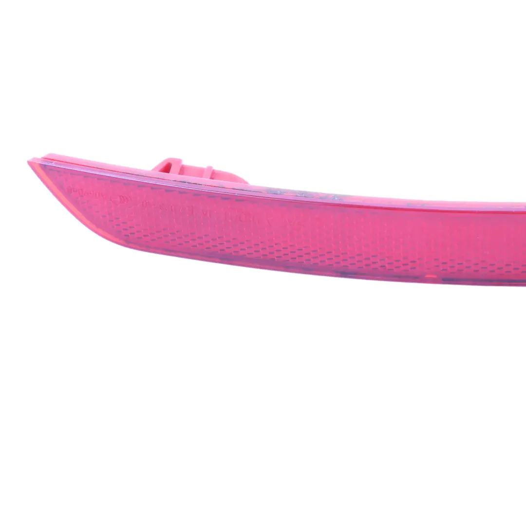 Reflector Parachoques Trasero Izquierdo Rojo para BMW F30 F32 F33 con número de pieza 7301187 BMW F30 F32 F33 Reflector Parachoques Trasero Izquierdo Rojo - SKU 7301187 - Número de pieza 7301187