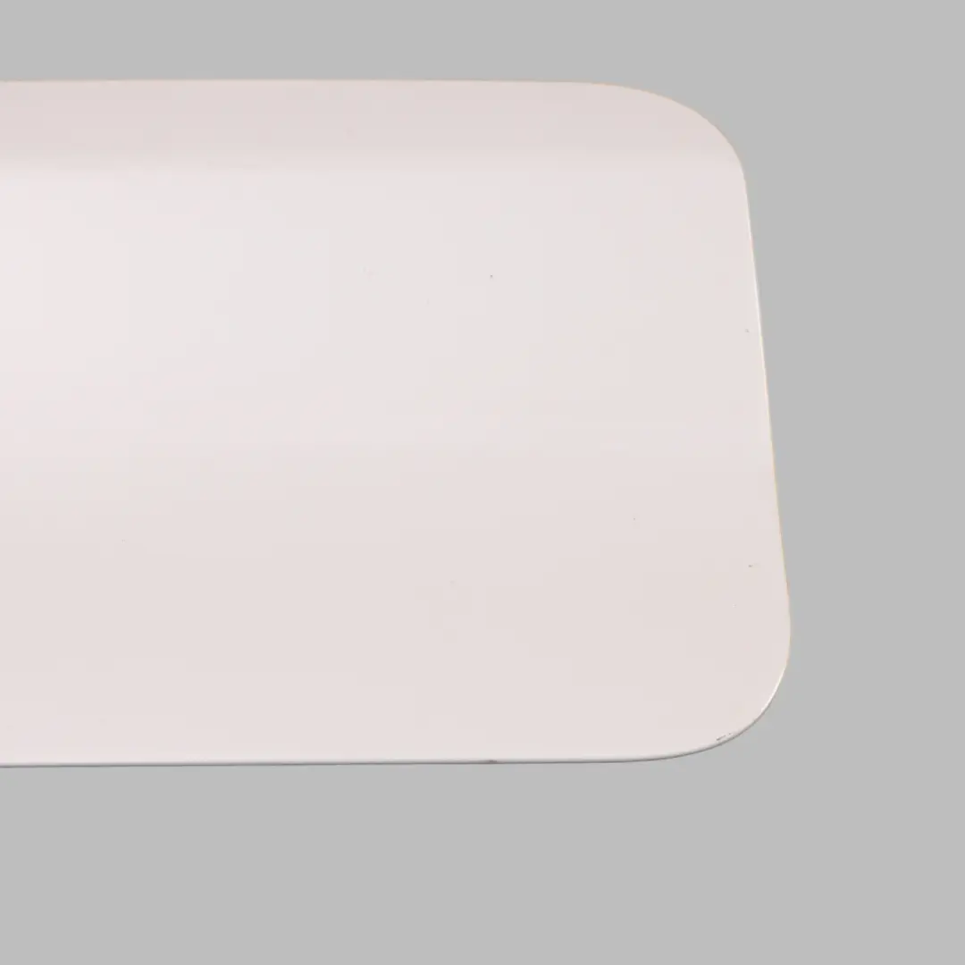 Tapa Depósito Combustible Blanco Mineral A96 para BMW F46 con número de pieza 7332407 BMW F46 Tapa Depósito Combustible Blanco Mineral A96 - SKU 7332407-MW - Número de pieza 7332407