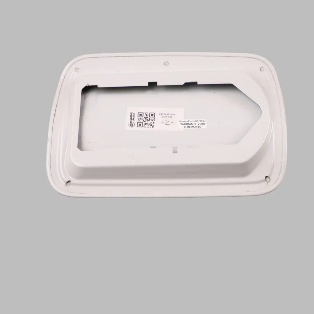 Coperchio serbatoio carburante tappo ribalta bianco minerale A96 per BMW F46 con numero di parte 7332407 BMW F46 Coperchio serbatoio carburante tappo ribalta bianco minerale A96 - SKU 7332407-MW - Numero di parte 7332407