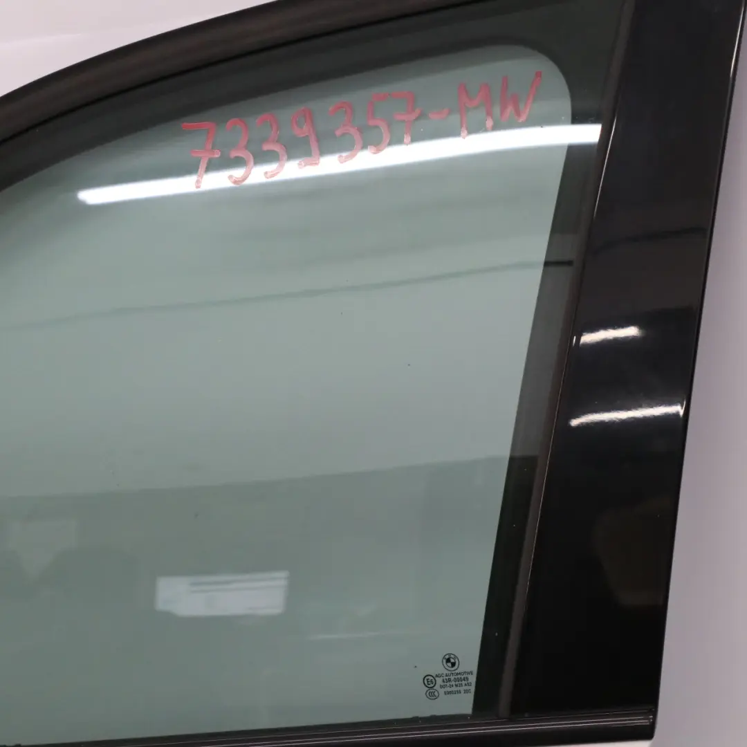 Porta anteriore sinistra Mineralweiss Mineral White Metallic - A96 per BMW X1 E84 con numero di parte 41517339357 BMW X1 E84 Porta anteriore sinistra Mineralweiss Mineral White Metallic - A96 - SKU 7339357-MW - Numero di parte 41517339357