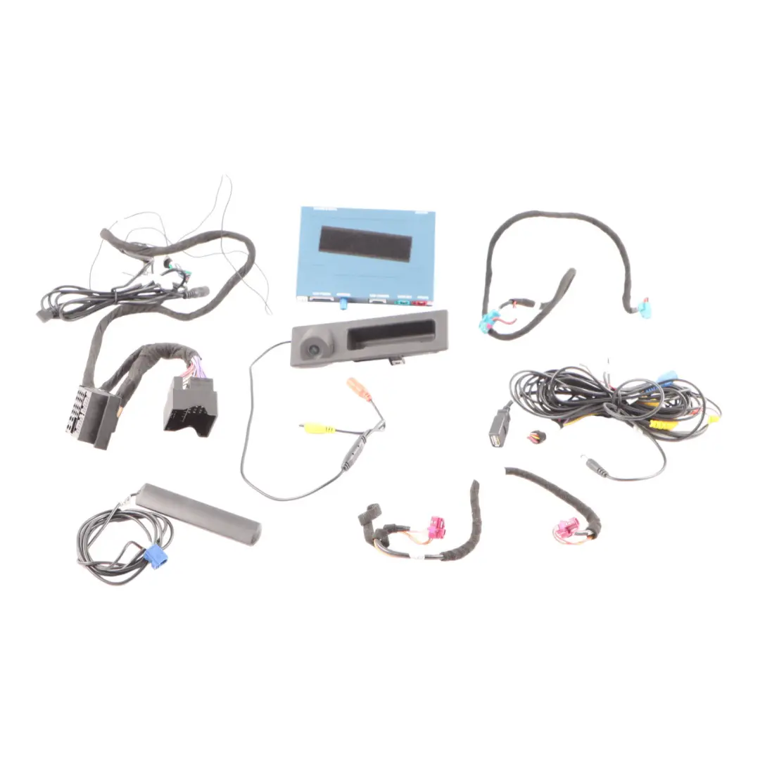 Boot Lid Tailgate Handle Trunk Lock Push Rear View Camera to BMW F22 F30 F83 M4 with Part number 7368752 BMW F22 F30 F83 M4 Boot Lid Tailgate Handle Trunk Lock Push Rear View Camera - SKU 7368752-3 - Part number 7368752