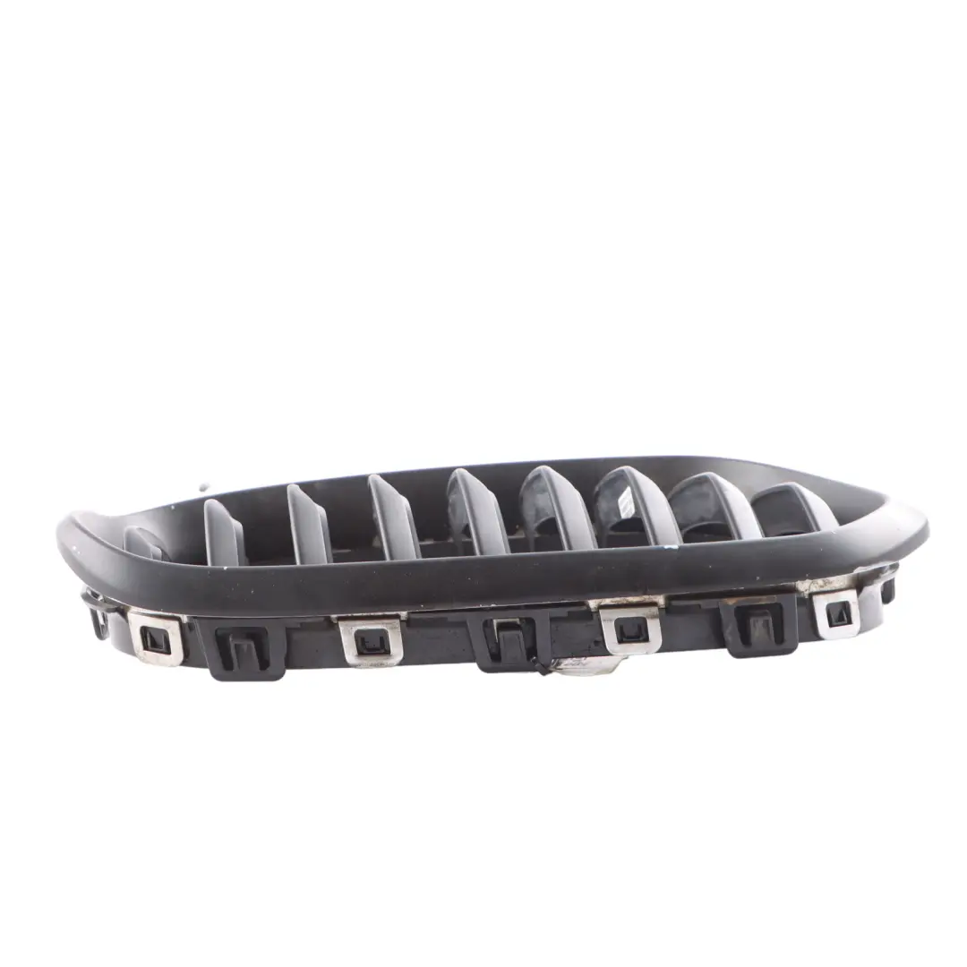 Rejilla Delantera Marco Derecho Negro M Sport para BMW F20 F21 LCI con número de pieza 7371686 BMW F20 F21 LCI Rejilla Delantera Marco Derecho Negro M Sport - SKU 7371686 - Número de pieza 7371686
