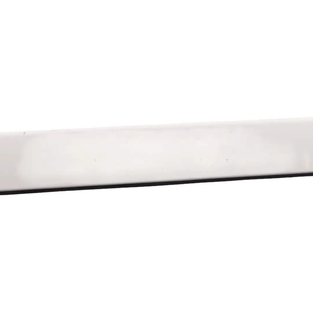 Guarnizione Gocciolatoio Parabrezza Anteriore Sinistra Alpinweiss 300 per BMW X5 F15 con numero di parte 7387917 BMW X5 F15 Guarnizione Gocciolatoio Parabrezza Anteriore Sinistra Alpinweiss 300 - SKU 7387917-AW - Numero di parte 7387917
