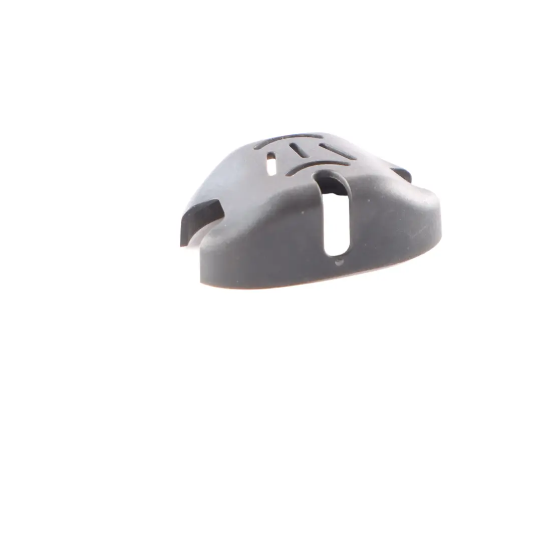 Osłona Dyszy Spryskiwacza Szyby Przedniej do BMW F21 o numerze 7399024 BMW F21 Osłona Dyszy Spryskiwacza Szyby Przedniej - SKU 7399024-2 - Numer Części 7399024