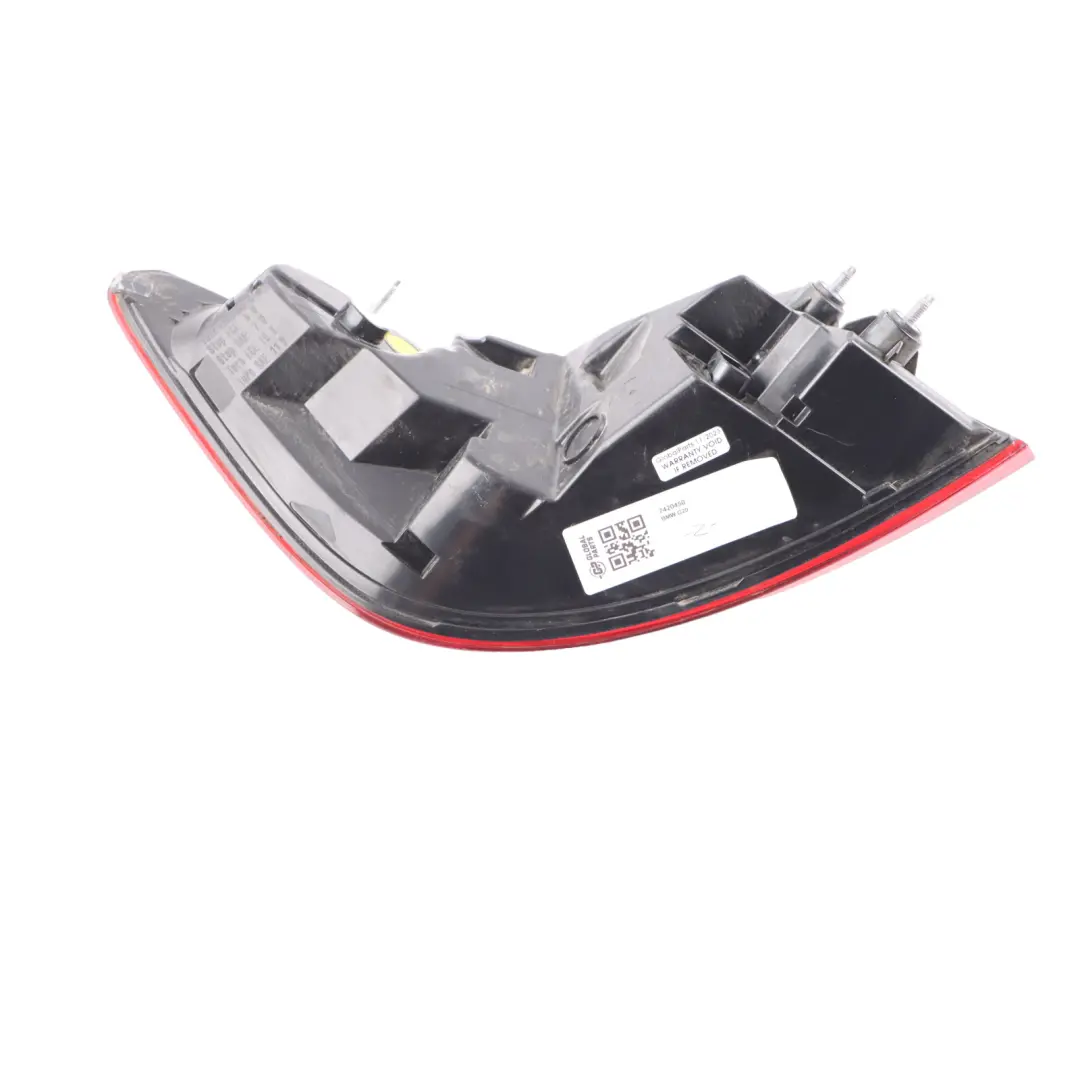 Right O/S Light Lamp Side Panel Tail Light LED to BMW G20 Rear with Part number 7420450 BMW G20 Rear Right O/S Light Lamp Side Panel Tail Light LED - SKU 7420450 - Part number 7420450