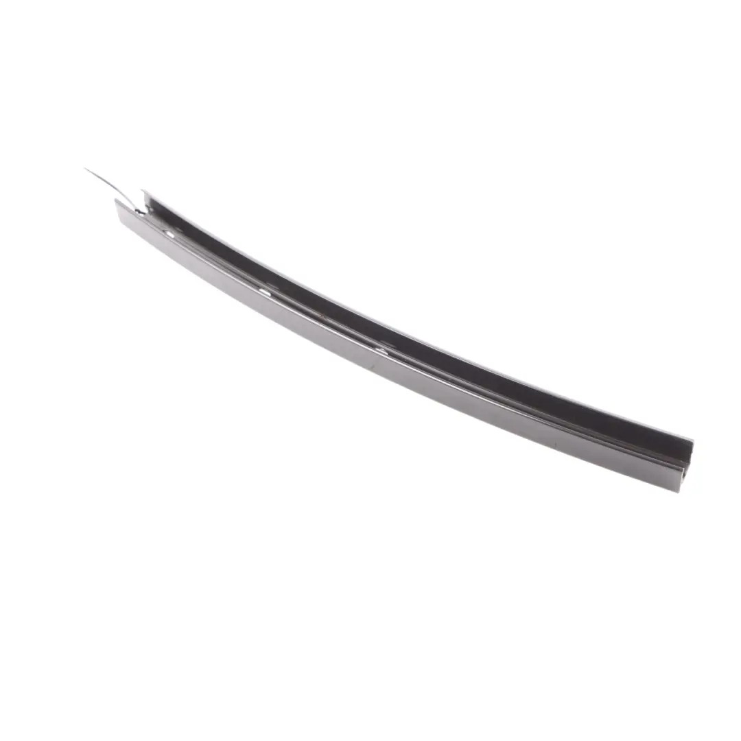 Finestrino Posteriore Esterno Trim Destro Barra Guida Divisoria Nero per BMW G20 con numero di parte 7465142 BMW G20 Finestrino Posteriore Esterno Trim Destro Barra Guida Divisoria Nero - SKU 7465142 - Numero di parte 7465142