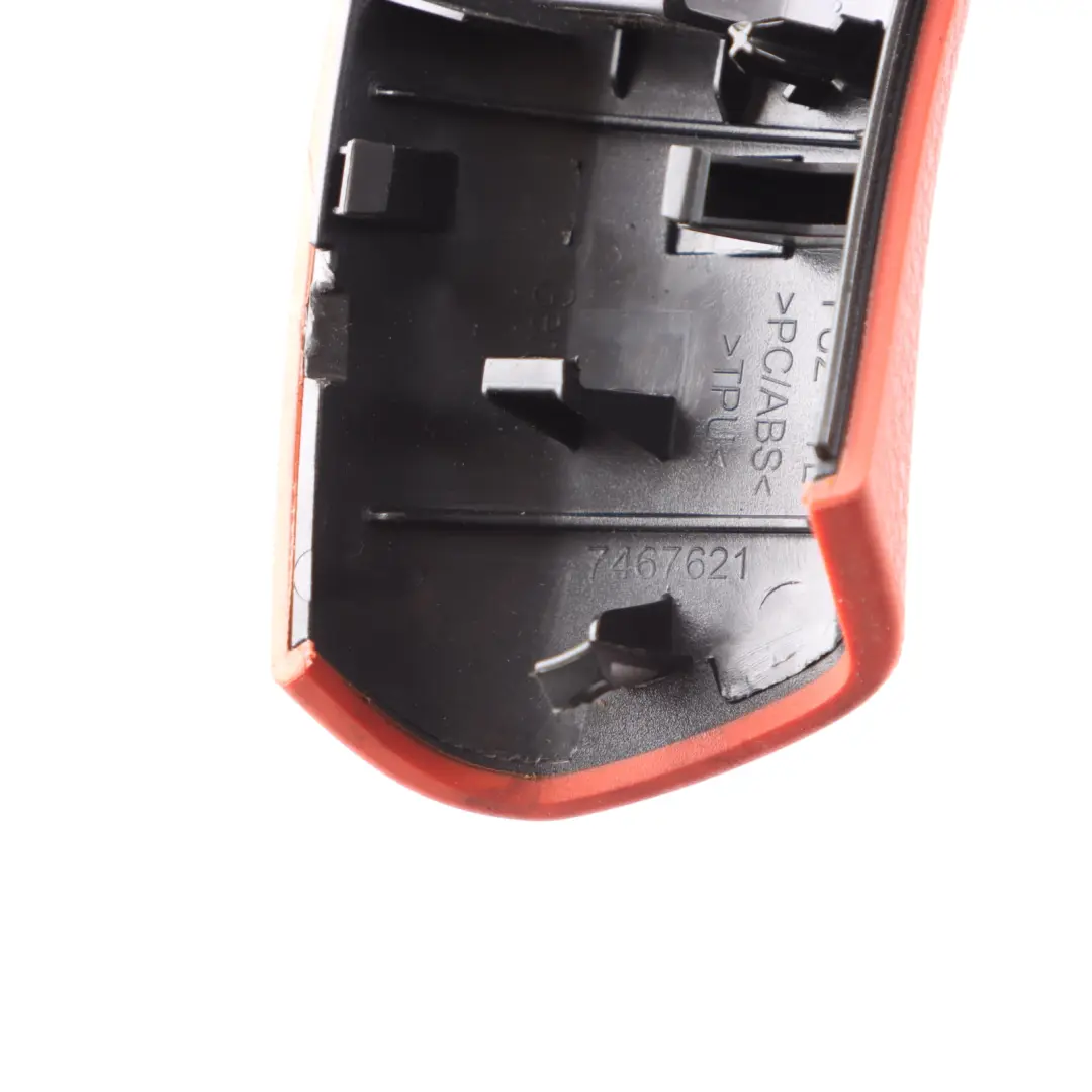 Embellecedor Manija Puerta Delantera Trasera Cuero Rojo para BMW X2 F39 con número de pieza 7468715 BMW X2 F39 Embellecedor Manija Puerta Delantera Trasera Cuero Rojo - SKU 7467621 - Número de pieza 7468715