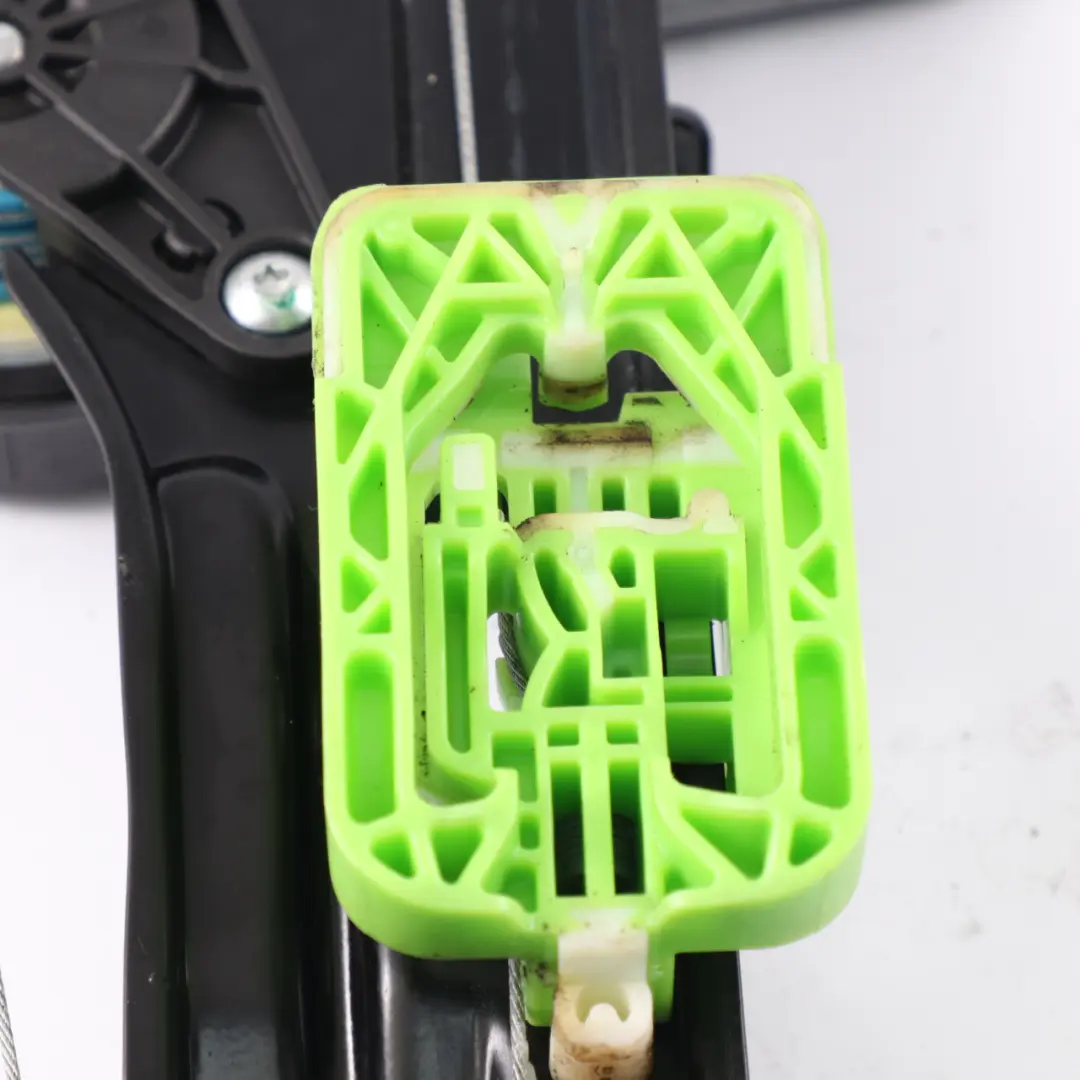 BMW F46 Gran Tourer Elevalunas Puerta Trasera Izquierda Motor - SKU 7490197 - Número de pieza 7490197