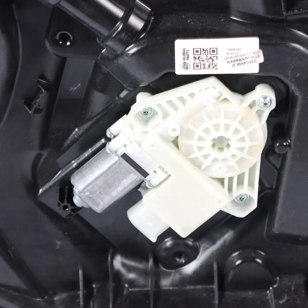 Lifter Carrier BMW G01 Porte avant gauche Window Regulator Carrier pour à propos du numéro de pièce 7498147 Lifter Carrier BMW G01 Porte avant gauche Window Regulator Carrier - SKU 7498147 - Numéro de pièce 7498147