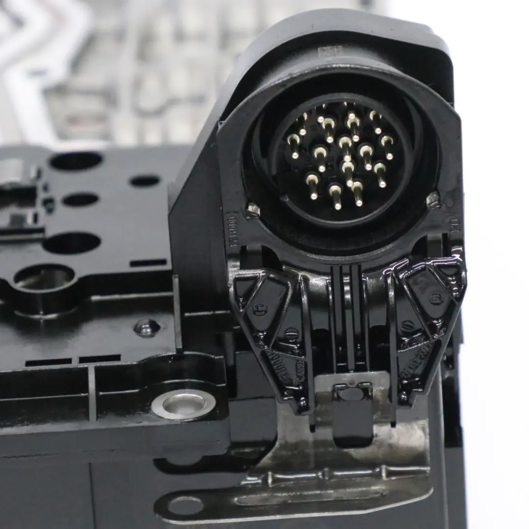 Automatikgetriebe Mechatronik Steuergerät GA8HP45Z für BMW F20 F21 F22 F12 mit Teilenummer 7647849 BMW F20 F21 F22 F12 Automatikgetriebe Mechatronik Steuergerät GA8HP45Z - SKU 7647849 - Teilenummer 7647849