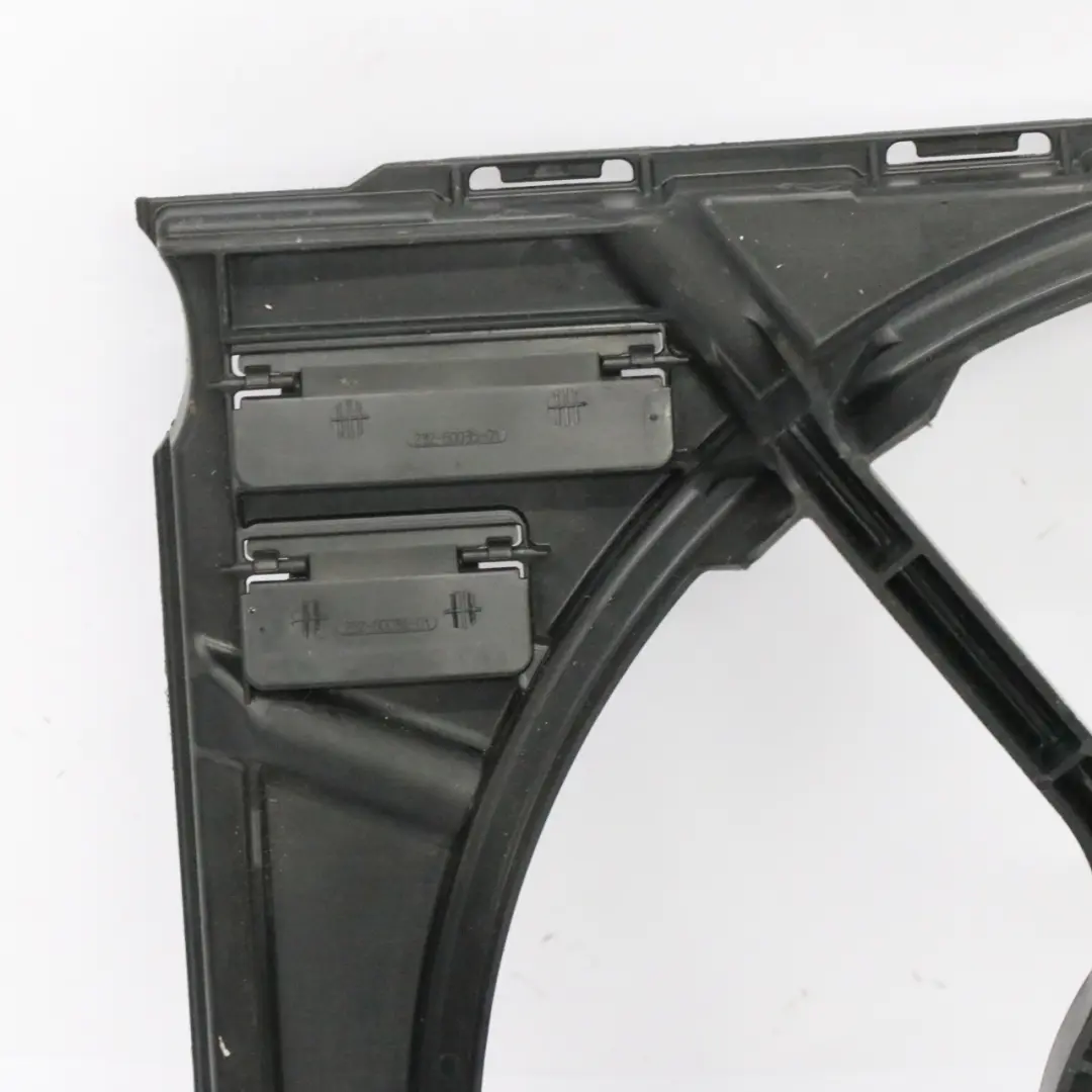 Motore Radiatore Raffreddamento Ventola Coperchio per BMW E60 E61 Diesel con numero di parte 7796832 BMW E60 E61 Diesel Motore Radiatore Raffreddamento Ventola Coperchio - SKU 7796832-1 - Numero di parte 7796832