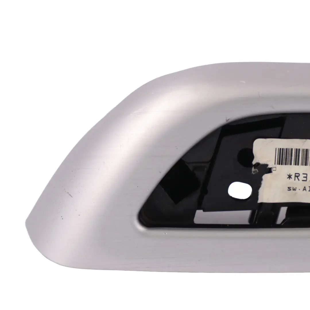 Apoyabrazos Trasero Izquierdo Embellecedor Aluminio para BMW E46 Convertible con número de pieza 7895833 BMW E46 Convertible Apoyabrazos Trasero Izquierdo Embellecedor Aluminio - SKU 7895833 - Número de pieza 7895833