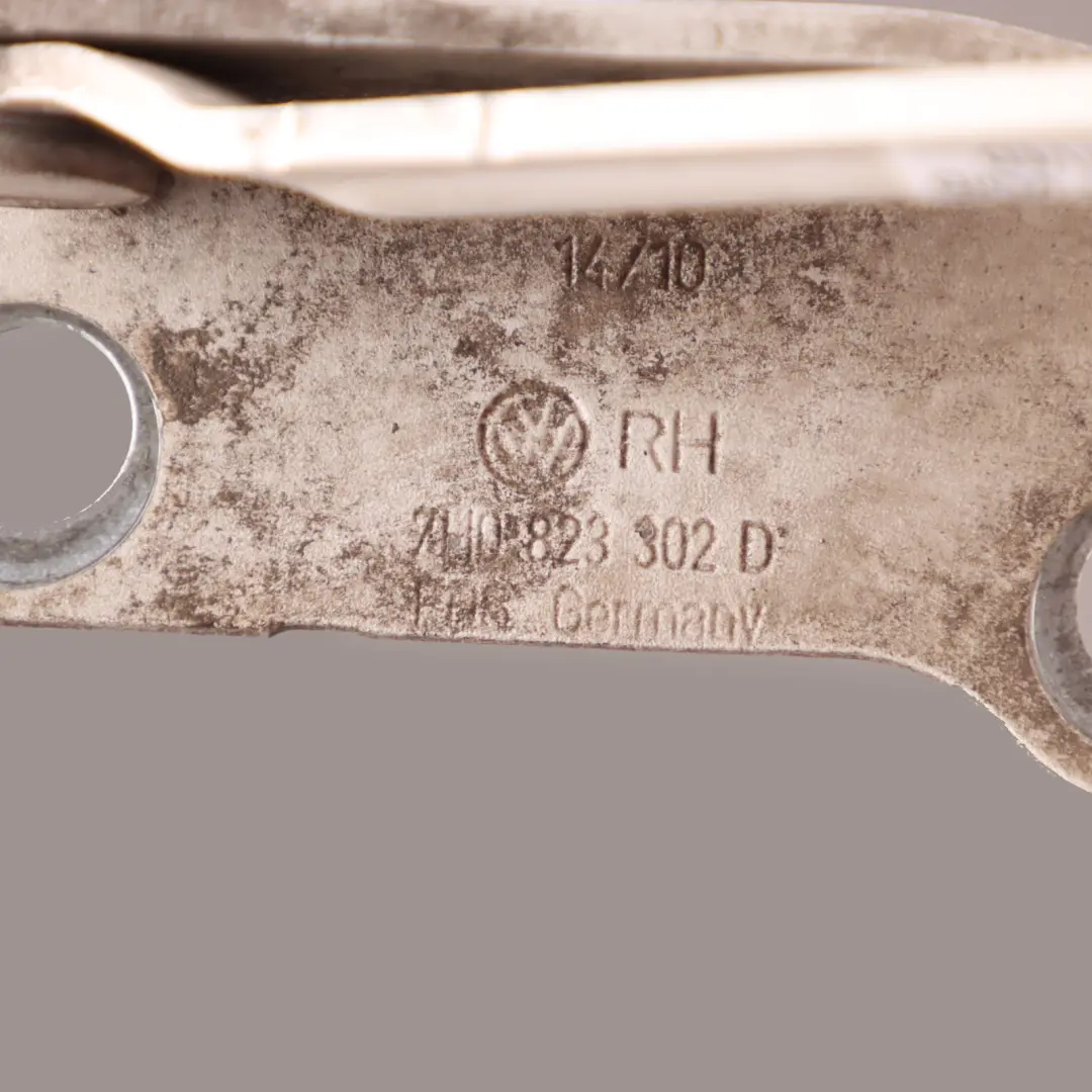 Hood Bonnet Hinge Right O/S Candy White - LB9A to Volkswagen Transporter T5 Engine with Part number 7H0823302D-CAM Volkswagen Transporter T5 Engine Hood Bonnet Hinge Right O/S Candy White - LB9A - SKU 7H0823302D-CAN - Part number 7H0823302D-CAM