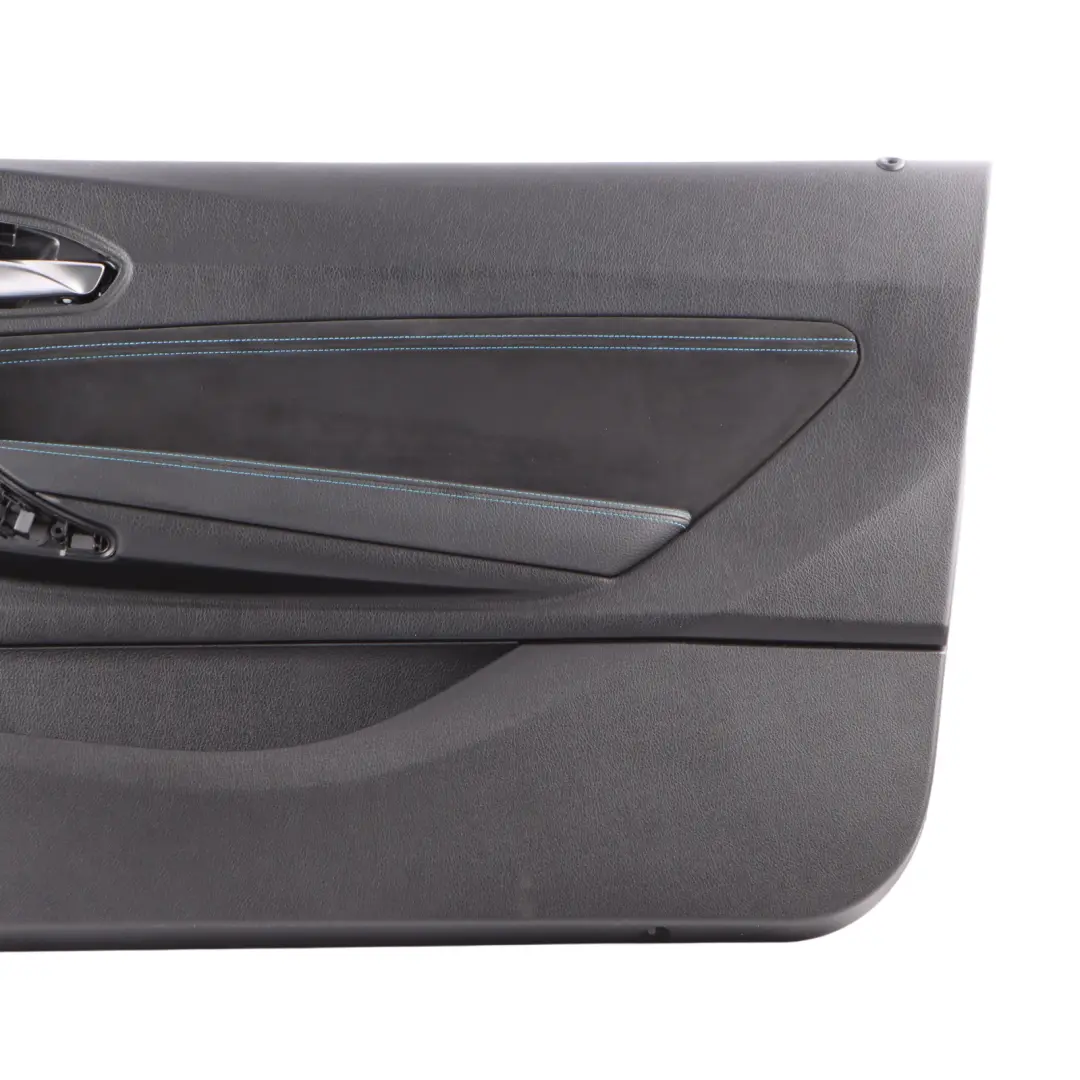Tarjeta de Puerta Delantera Derecha Recubrimiento Negro para BMW F87 M2 con número de pieza 8075620 BMW F87 M2 Tarjeta de Puerta Delantera Derecha Recubrimiento Negro - SKU 8075620 - Número de pieza 8075620