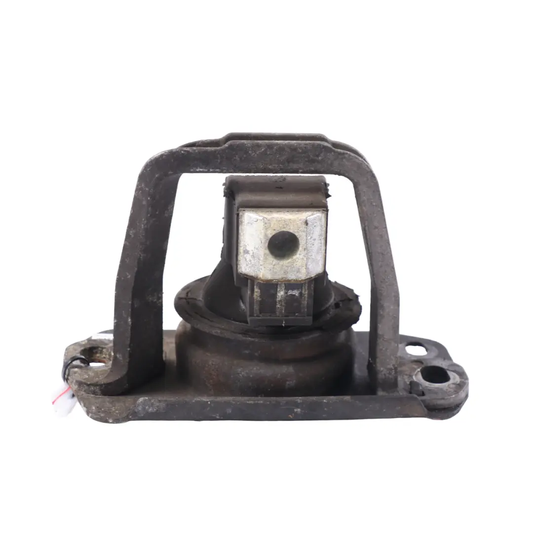 Soporte motor para Renault Trafic II con número de pieza 8200003825 Renault Trafic II Soporte motor - SKU 8200003825 - Número de pieza 8200003825
