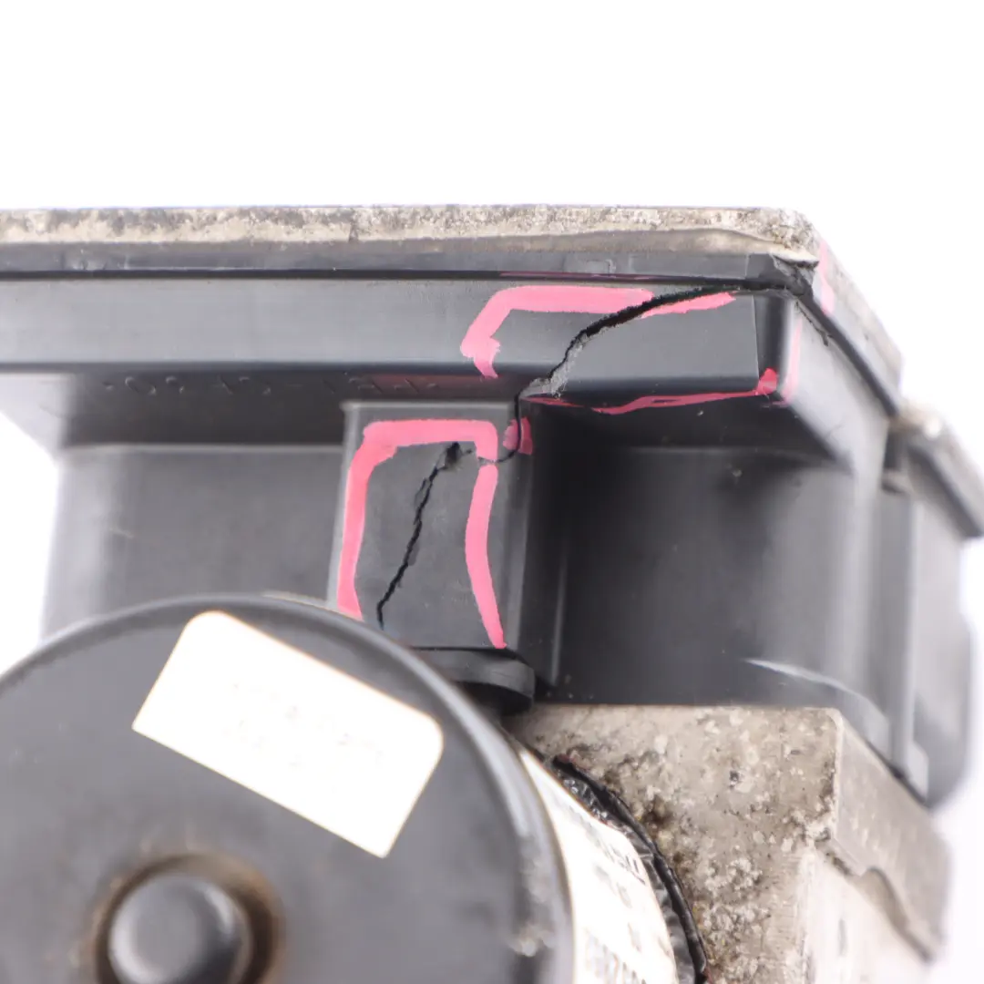 ABS Unit Hydro Brake Pump Control Module to Renault Trafic 2 with Part number 8200343525 Renault Trafic 2 ABS Unit Hydro Brake Pump Control Module - SKU 8200343525 - Part number 8200343525