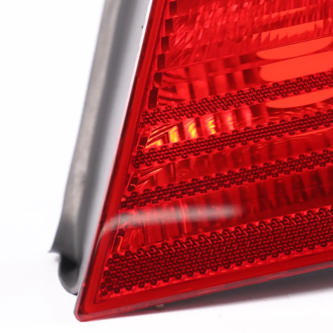 Feu arrière Feu arrière Panneau latéral arrière droit pour BMW E46 à propos du numéro de pièce 8384844 BMW E46 Feu arrière Feu arrière Panneau latéral arrière droit - SKU 8384844 - Numéro de pièce 8384844