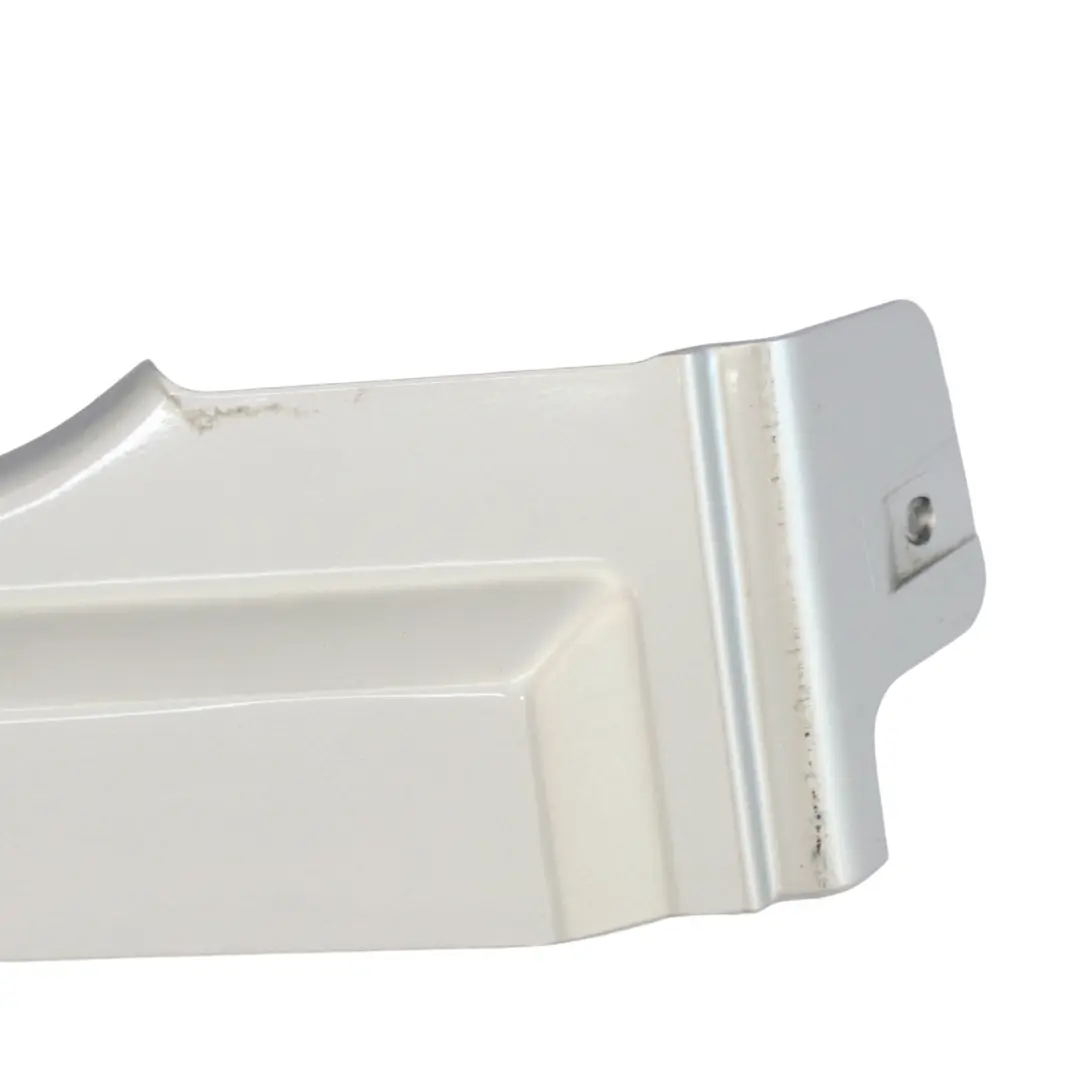 Moldura Para Puerta Corredera Lateral Derecha Sleek Silver para Hyundai H-1 con número de pieza 83925-4H300 Hyundai H-1 Moldura Para Puerta Corredera Lateral Derecha Sleek Silver - SKU 83925-4H300-SLS - Número de pieza 83925-4H300