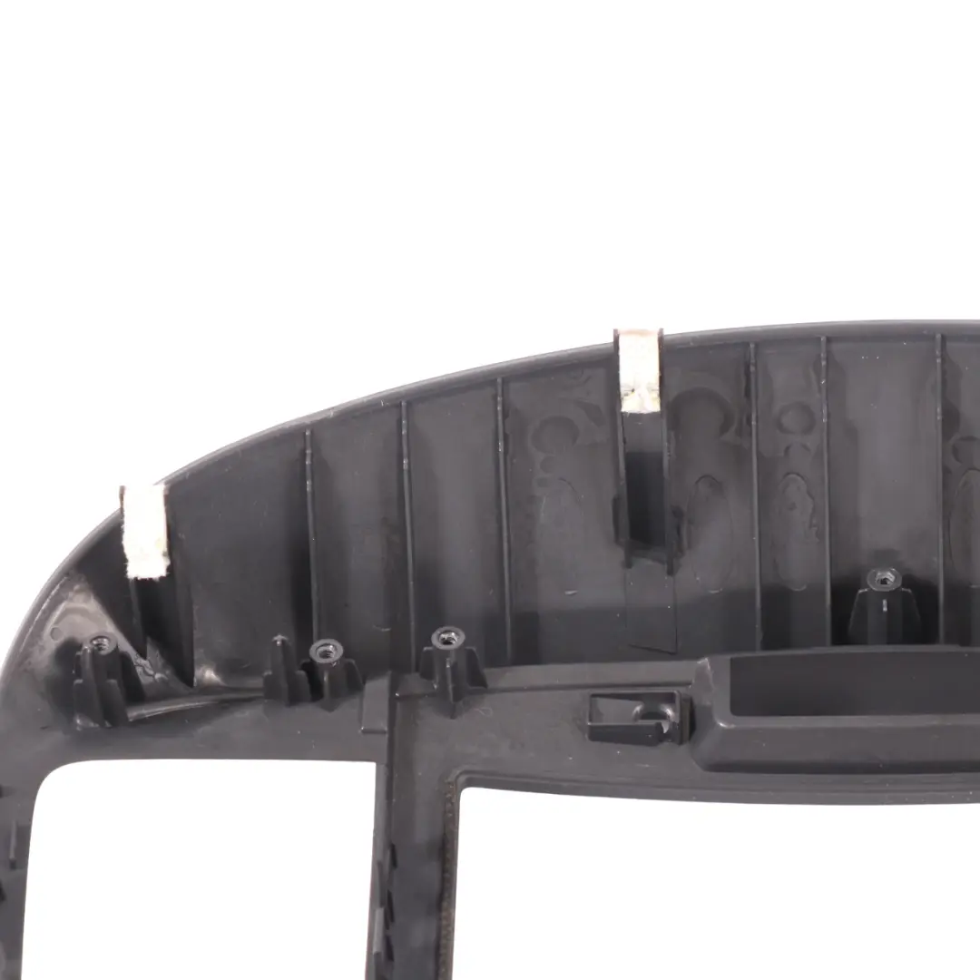 Coperchio centrale cruscotto Telaio rivestimento Nero per Hyundai H-1 con numero di parte 84741-4H000WK Hyundai H-1 Coperchio centrale cruscotto Telaio rivestimento Nero - SKU 84741-4H000WK - Numero di parte 84741-4H000WK